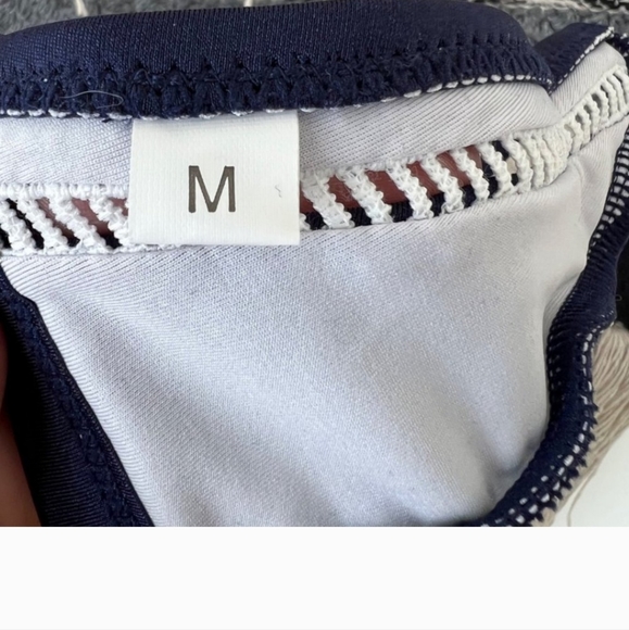 Cupshe Navy Blue Ruched Triangle Bikini Set Size Medium NWT - Picture 3 of 3